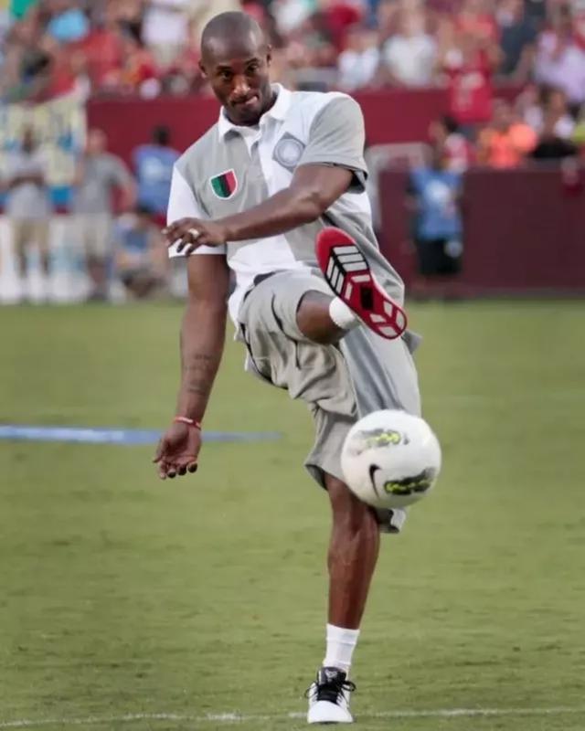 米兰主席：米兰双雄为收购球场走过漫漫长路，但好事多磨（米兰主席：双雄购场道阻且长，前景仍可期）