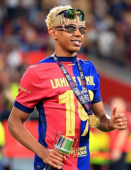 希尔德：库里缺阵时我们得填补空缺，用自己的方式串联比赛（希尔德：库里缺阵我们必须站出来，用各自方式带动比赛运转）