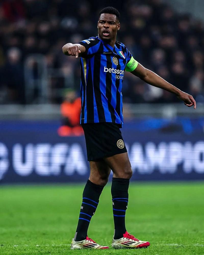 东契奇：斯玛特给替补席带来了能量，他说啥我们都会听