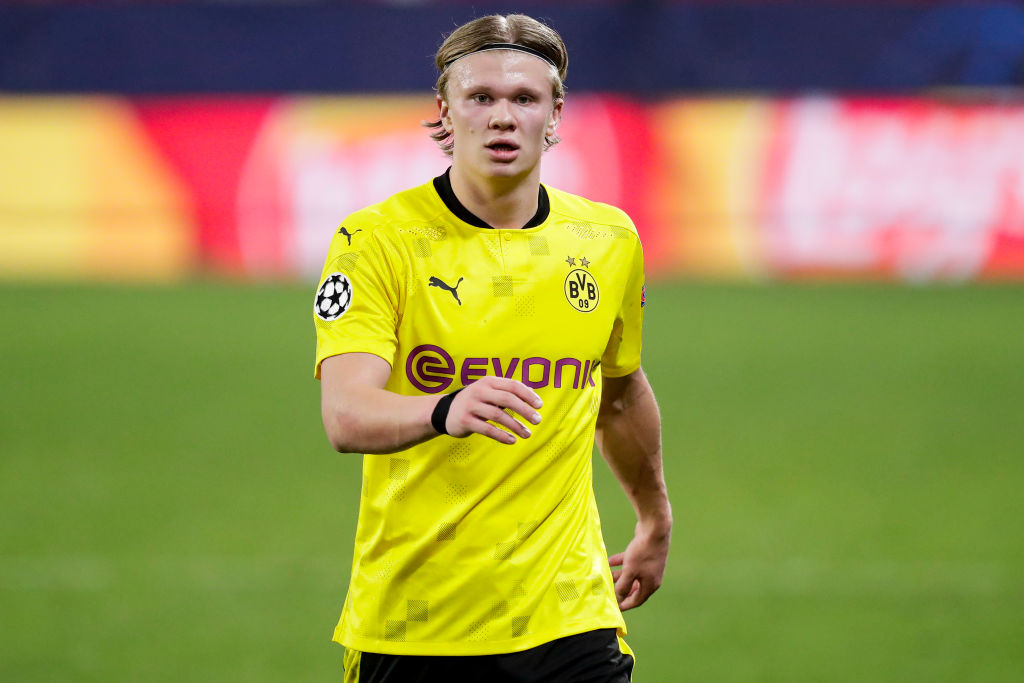 远在迈阿密心系罗马，托蒂和坎德拉用手机观看老东家焦点大战（身在迈阿密仍牵挂罗马，托蒂与坎德拉用手机观看老东家焦点战）