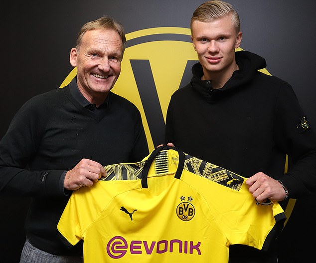 足球这项运动陪伴了我整个初高中，今天我十八岁了，...（十八岁的我：与足球同行的初高中岁月）