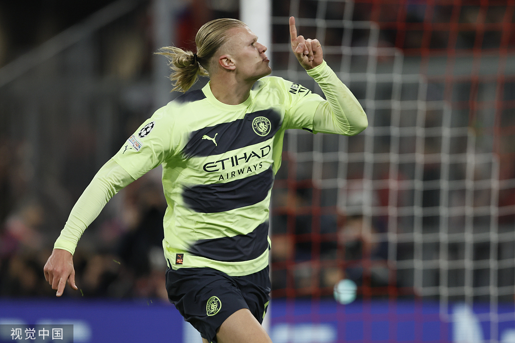 杜兰特关键三分点燃全场（杜兰特关键三分引爆全场）