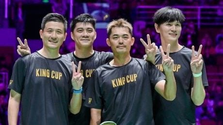 阿莫林：多古才20岁，但已经越来越像是曼联的一员（阿莫林：20岁的多古已愈发像曼联球员）