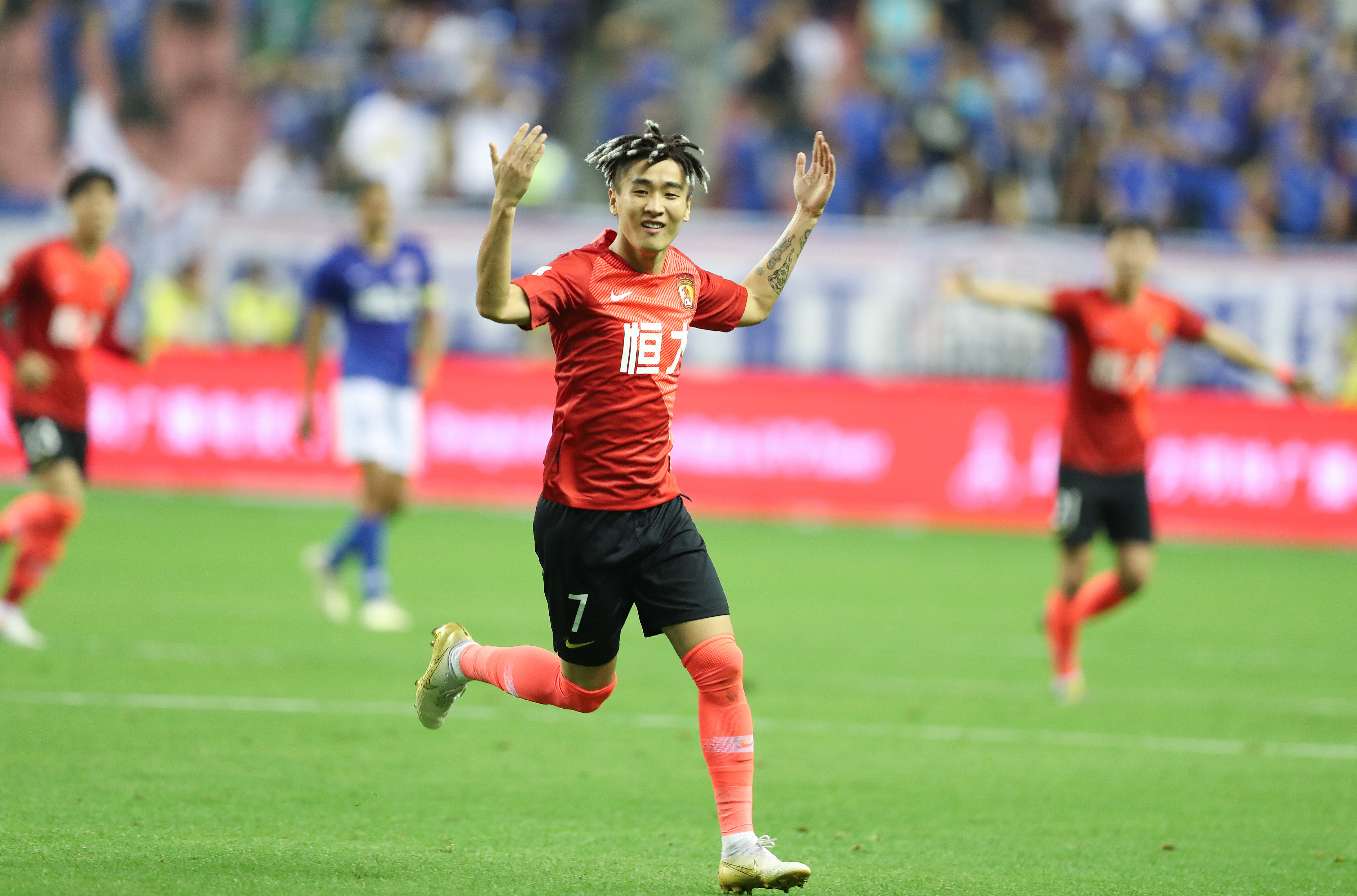 本季欧冠场均创造机会榜：姆巴佩4次，福登3.5次&维尔茨3.4次（欧冠本季场均机会制造榜：姆巴佩4次，福登3.5次，维尔茨3.4次）