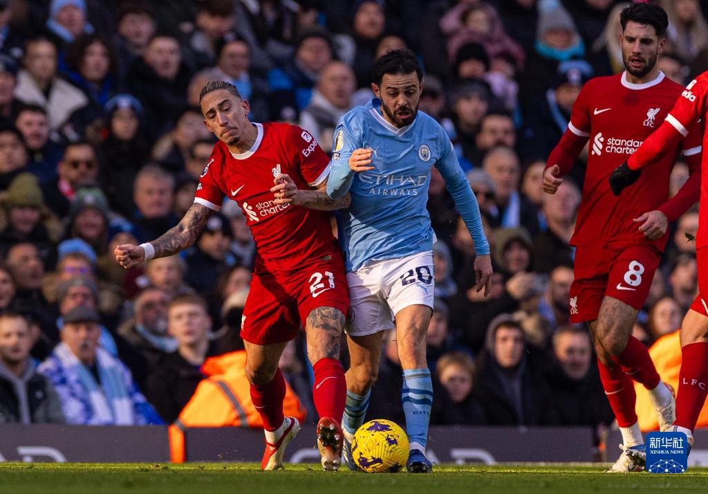 梅开二度助那不勒斯战胜尤文，霍伊伦当选全场最佳球员（双响引领那不勒斯力克尤文，霍伊伦荣膺全场MVP）